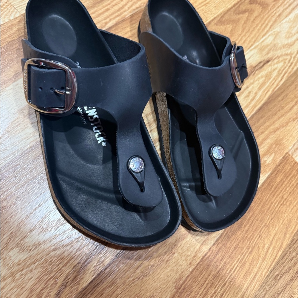 Women's Birkenstock Gizeh Big Buckle Oiled Leather Thong Sandals